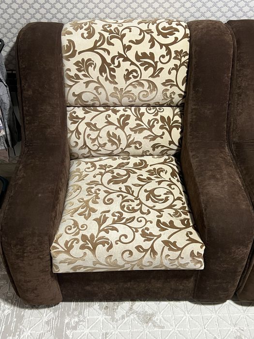 Продам угловой раскладной диван с креслом