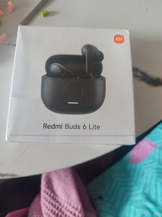 Продам наушники беспроводные редми