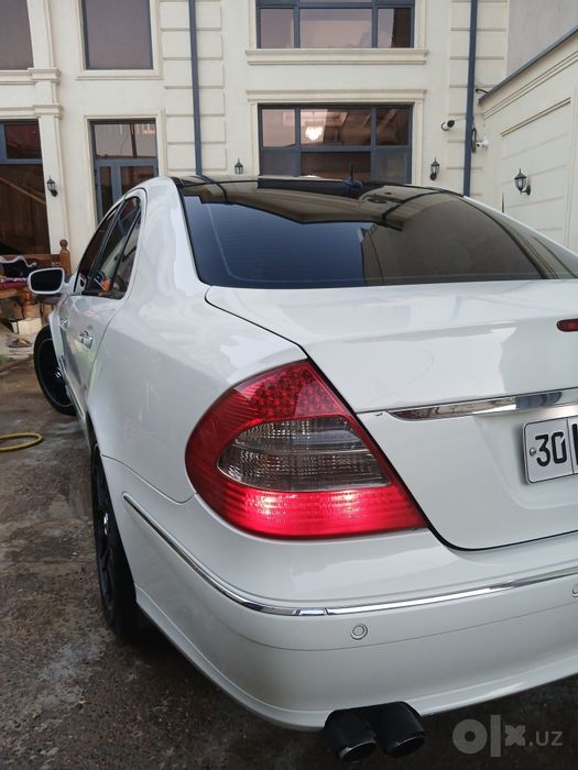 Mercedes Benz  W211