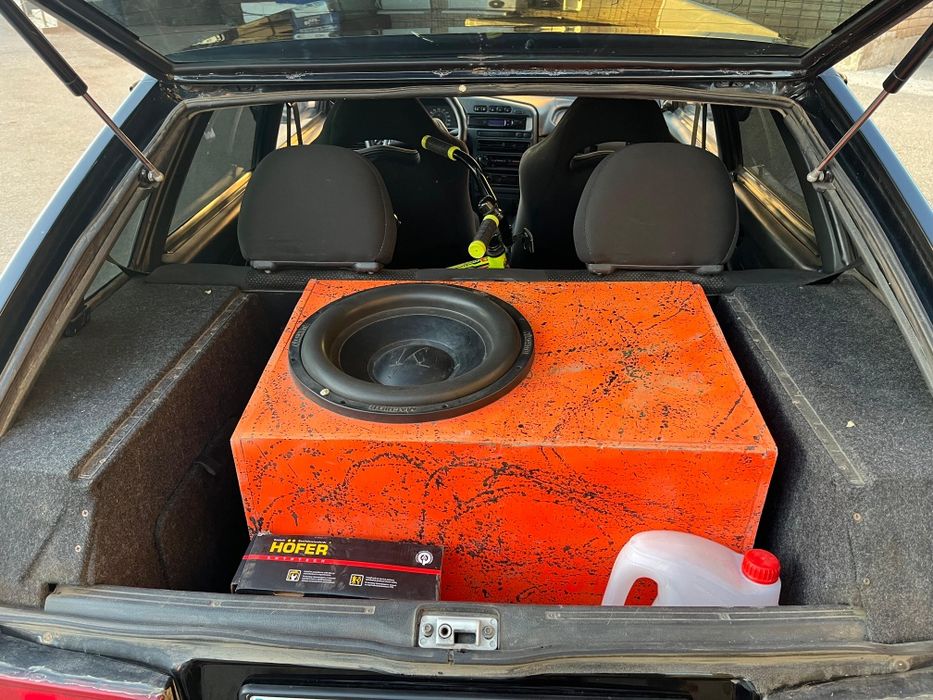 Легковая машина Ваз Лада