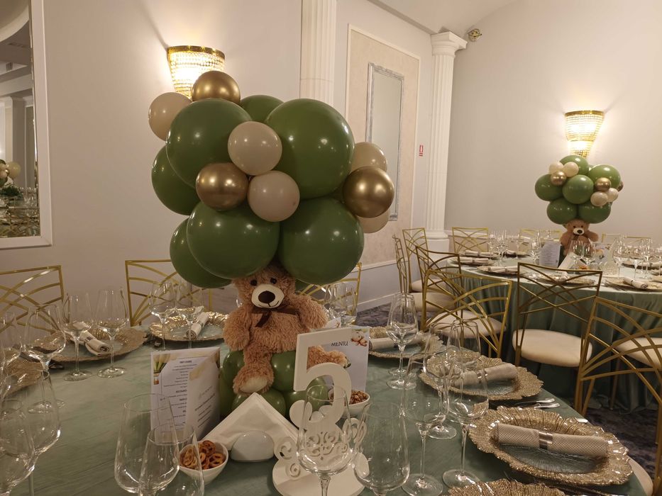 Aranjamente botez Photocorner Arcada baloane Decor flori cristelnita