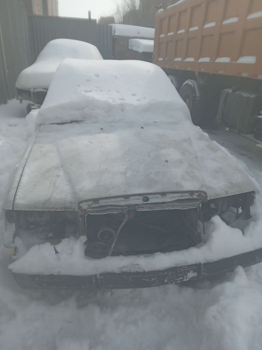 Продам 124 мерседес на запчасти