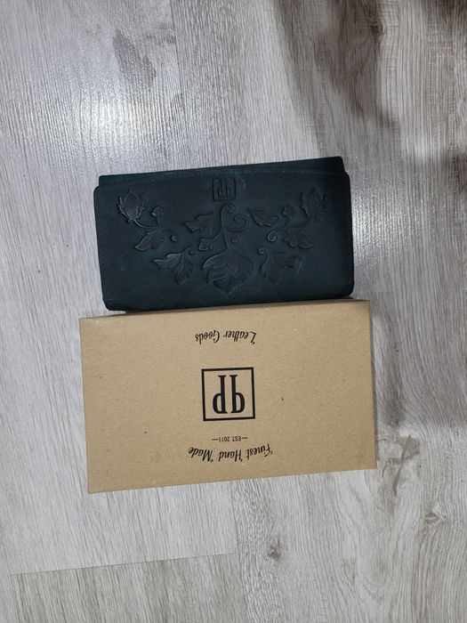 Портмоне естествен велур