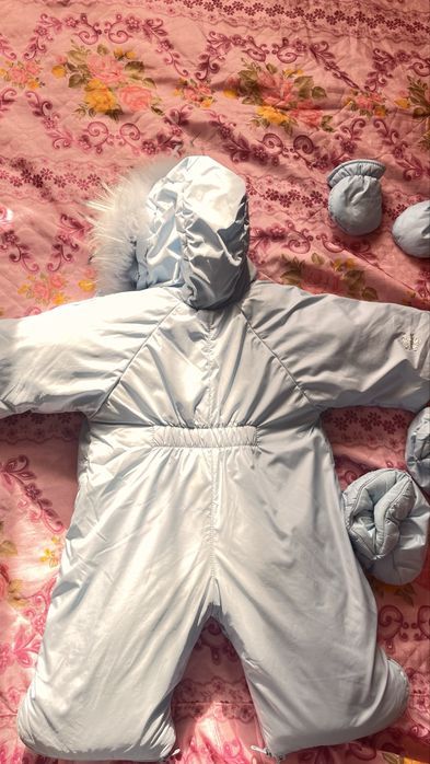 Продам зимний комбинезон трансформер