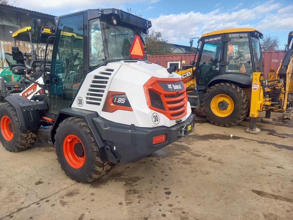 Inchiriem Incarcator frontal articulat Bobcat 6 tone