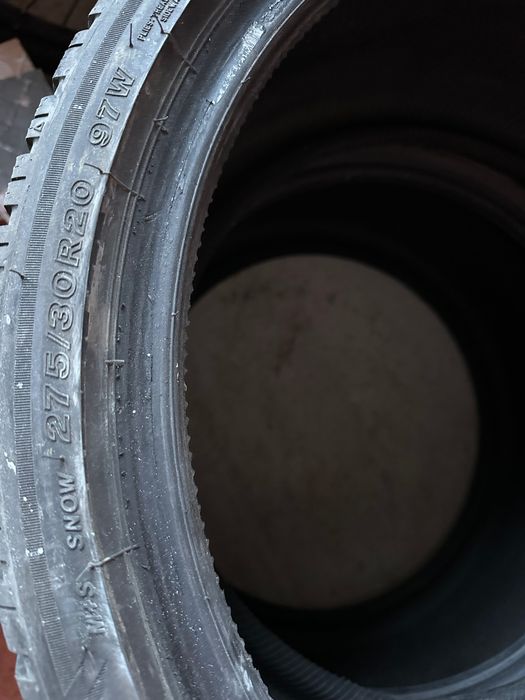 Гуми 275/30/R20 отлично състояние
