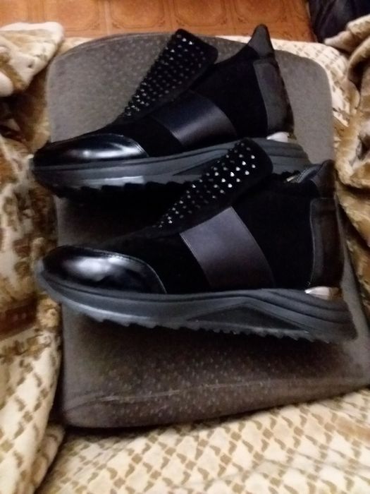 Ботинки  женские 39 размер