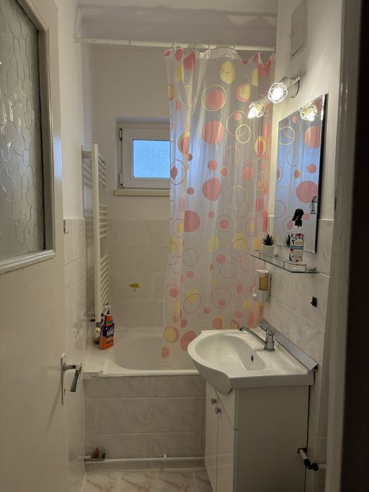 Inchiriez apartament cu 2 camere in   zona Alexandru cel Bun!