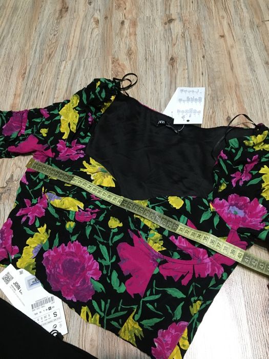 Bluza Zara cu imprimeu floral