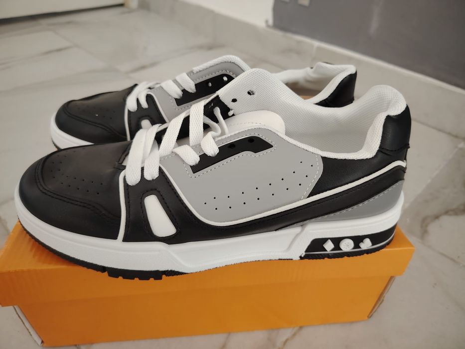 Adidasi dama 30 lei