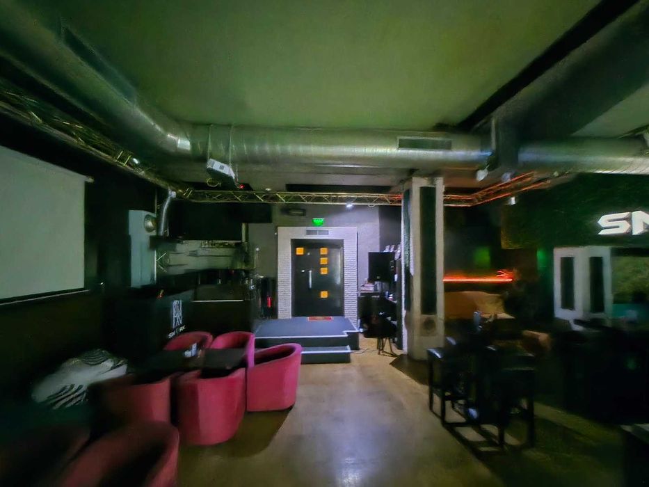 Ресторант и бар, Център