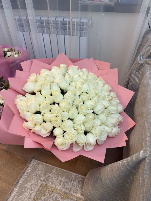 Продаю цветы, вчера дарили маме