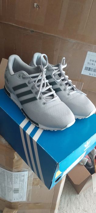 Vând incaltaminte barbati Adidas