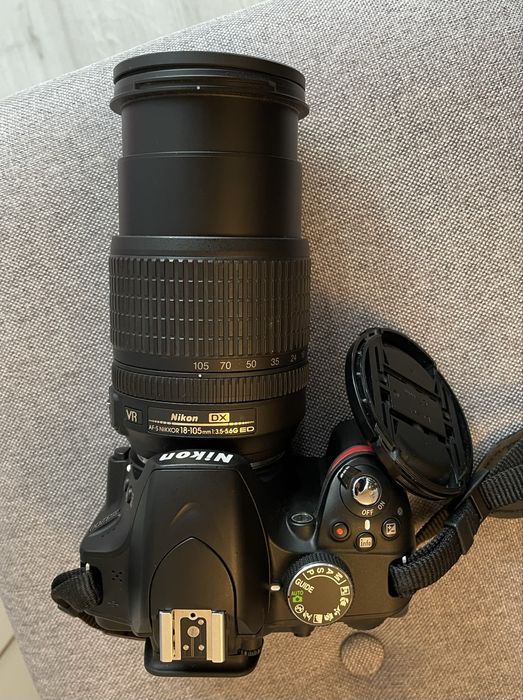 Aparat foto DSLR Nikon D3200 Black + Obiectiv 18-105mm + Blitz SB-700