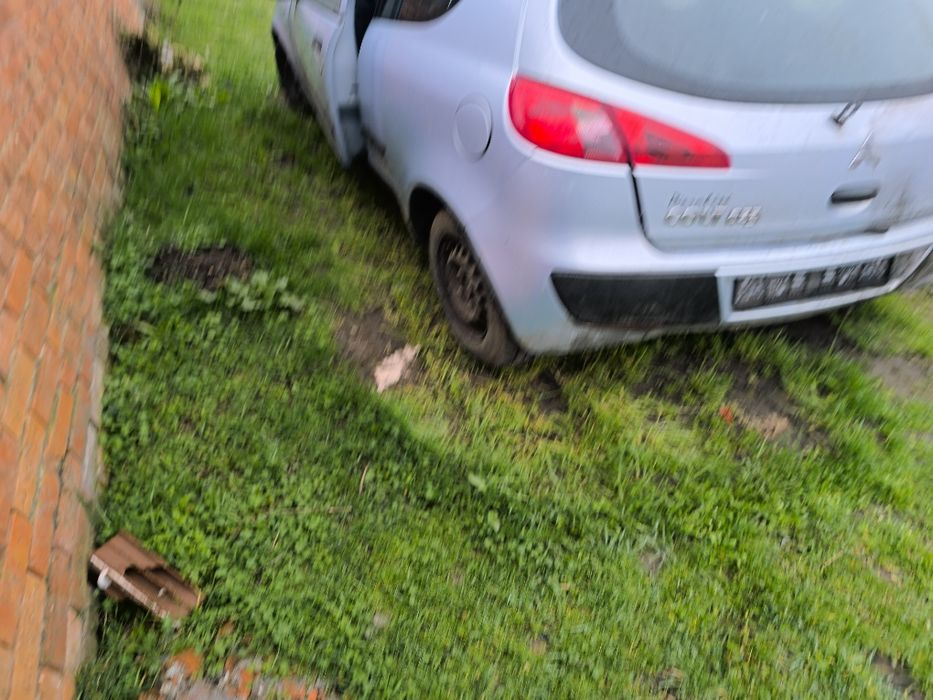 На части Mitsubishi Colt