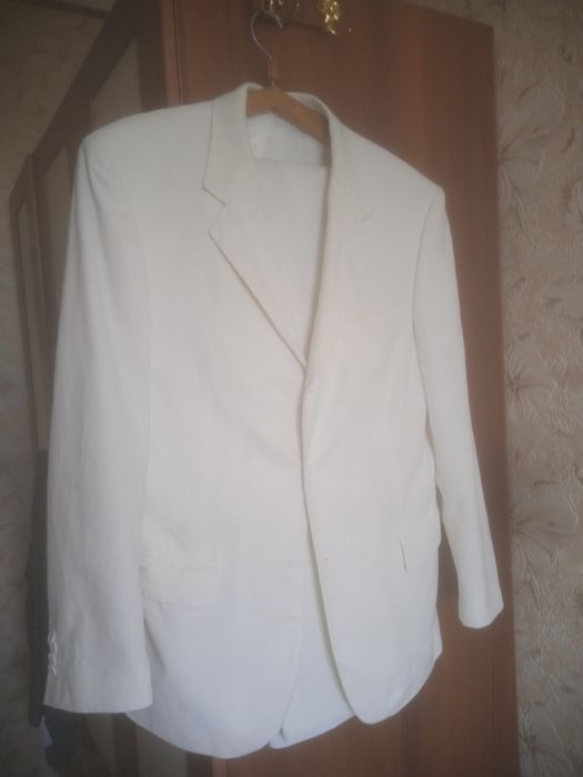 Продам мужской костюм