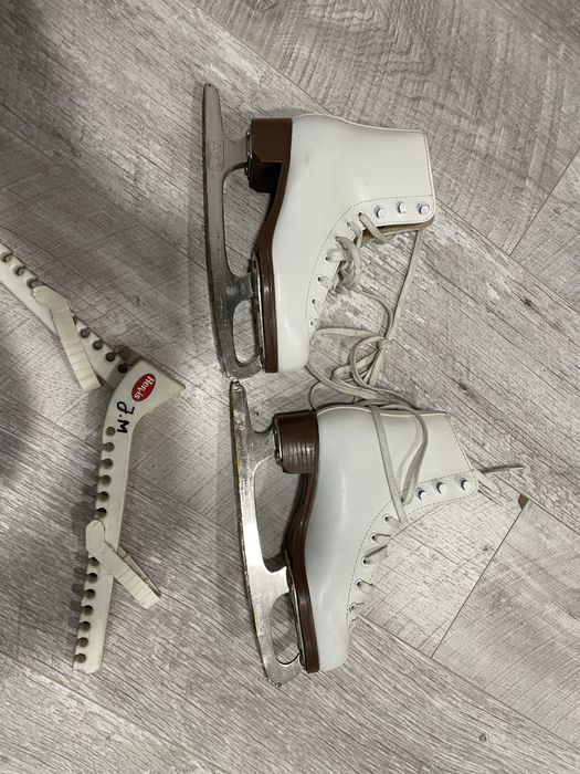 Patine marimea 36