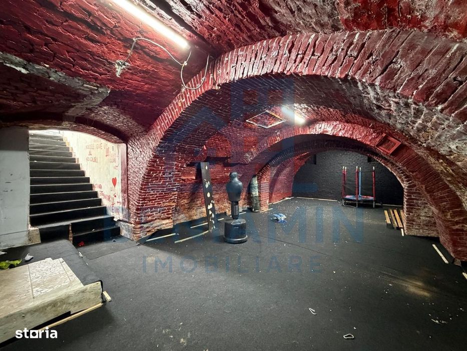 Spatiu generos D+P+1 - 414mp - pozitionare centrala - Green House