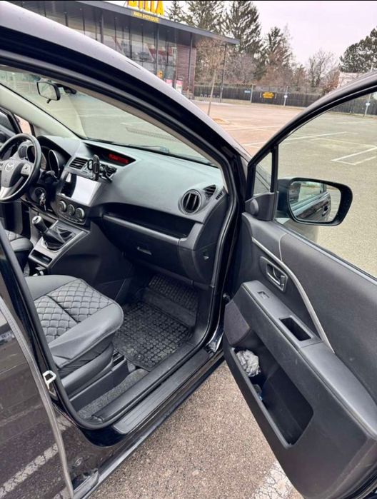 Mazda 5 2011, 7 locuri