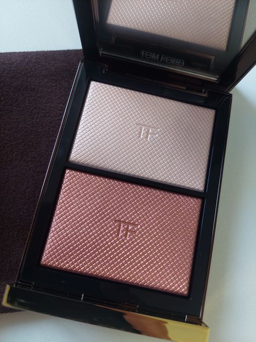 Tom Ford хайлайтер Peachlight
