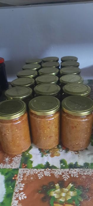 Zacuscă de vinete făcută la ceun.