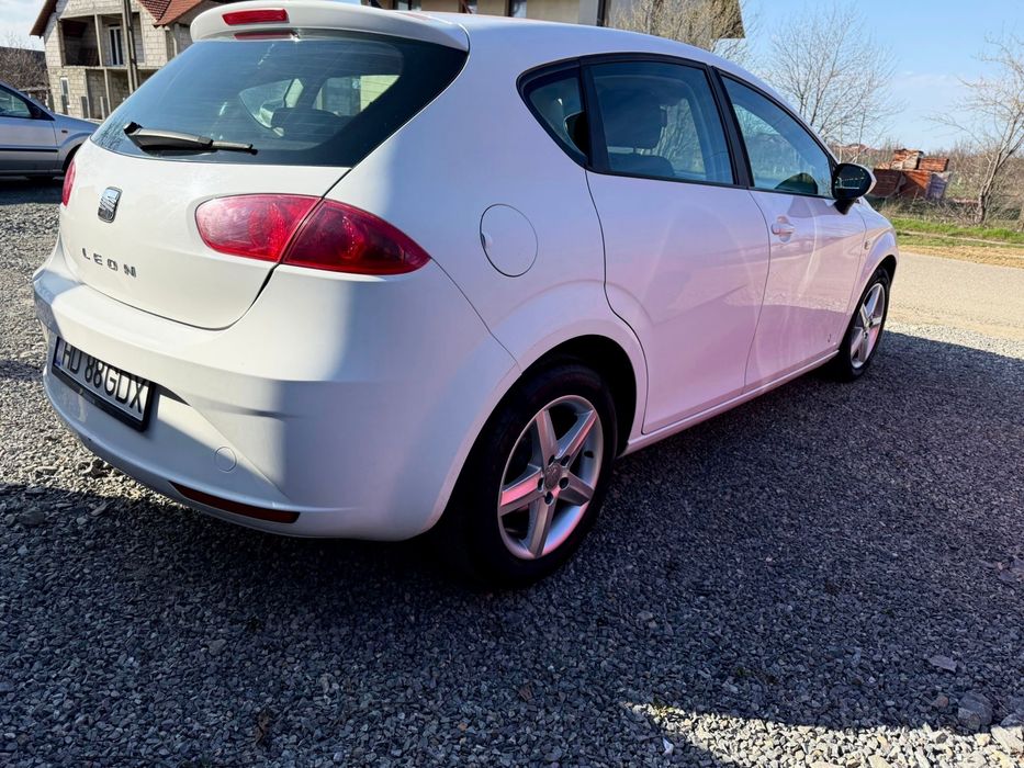 Seat Leon 1.6 TDI – 105 CP – 2012 – foarte bine întreținută