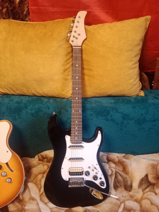Продам Электрогитару кастом