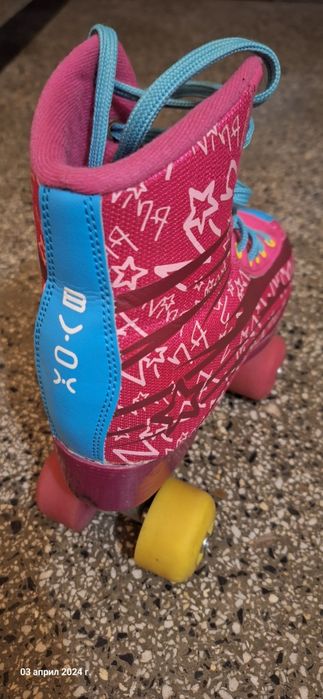 Кънки и предпазни средства комплект