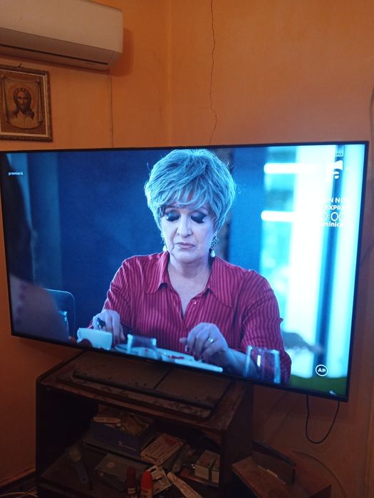 Vând TV Smart Horizon.