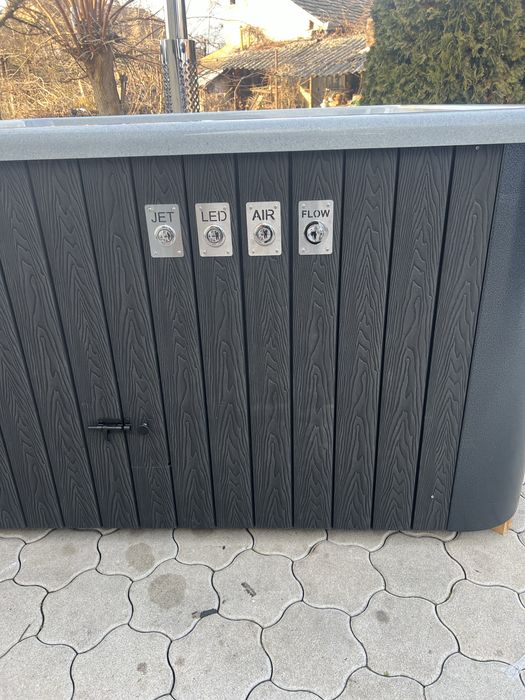 Ciubar patrat din fibra de sticla 2.2m x 2.2m