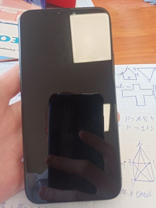 iPhone 11 pro заблокирован