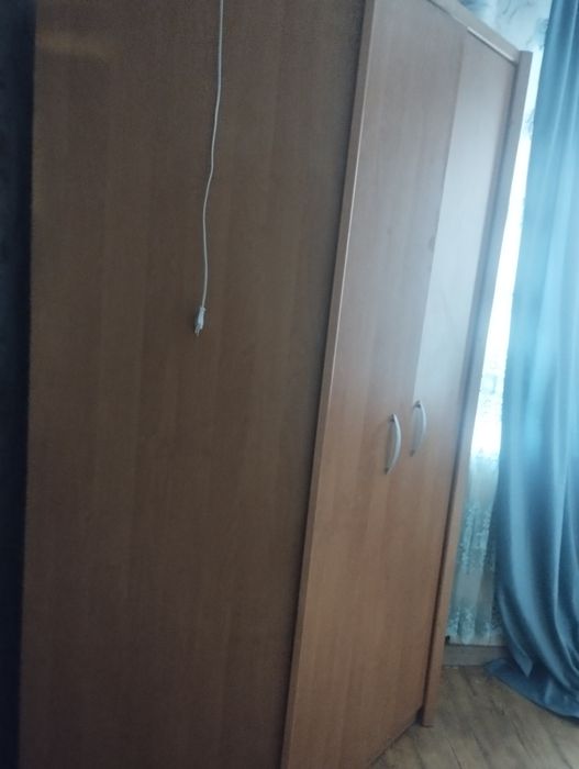 Продам шкафы угловые