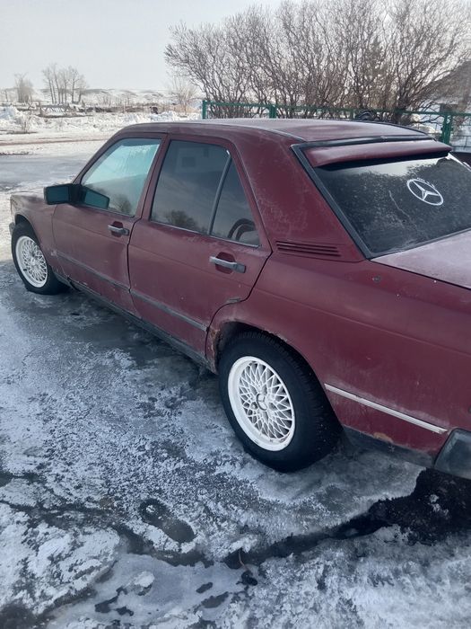 Мерседес 190D не находу