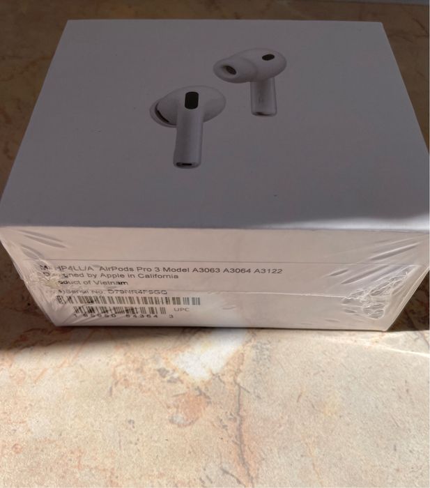 ПРОДАВАМ неотваряни Airpods pro 3