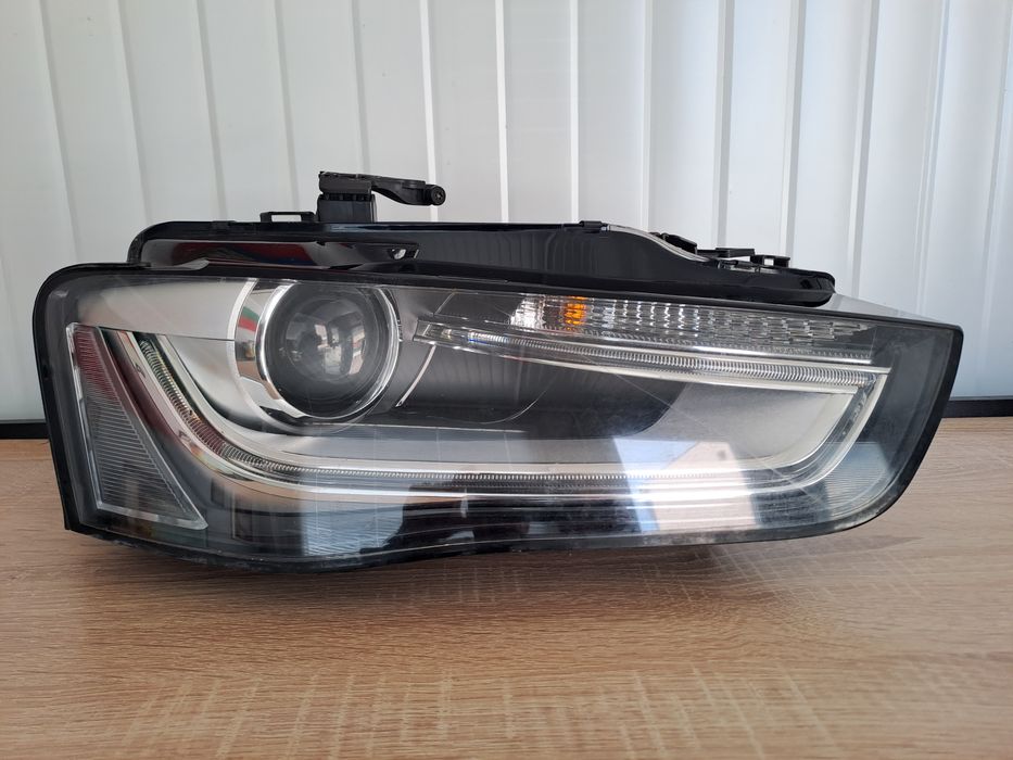 Фар десен за АУДИ А4- 2014 година