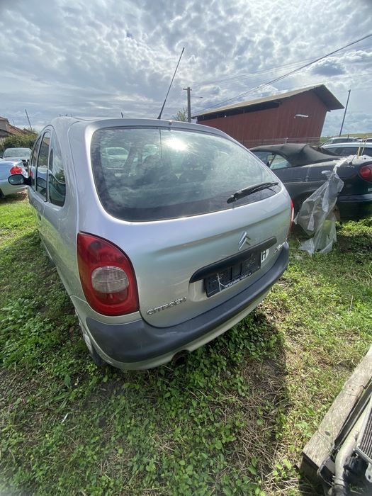 Piese Citroen Xsara Picaso motor 2.0 hdi RHZ an 2004.injetoare bara