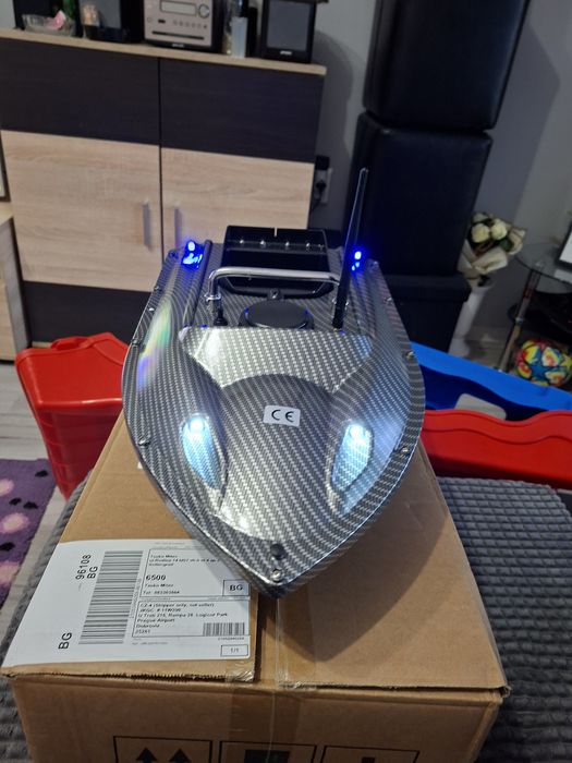 Лодка за захранка