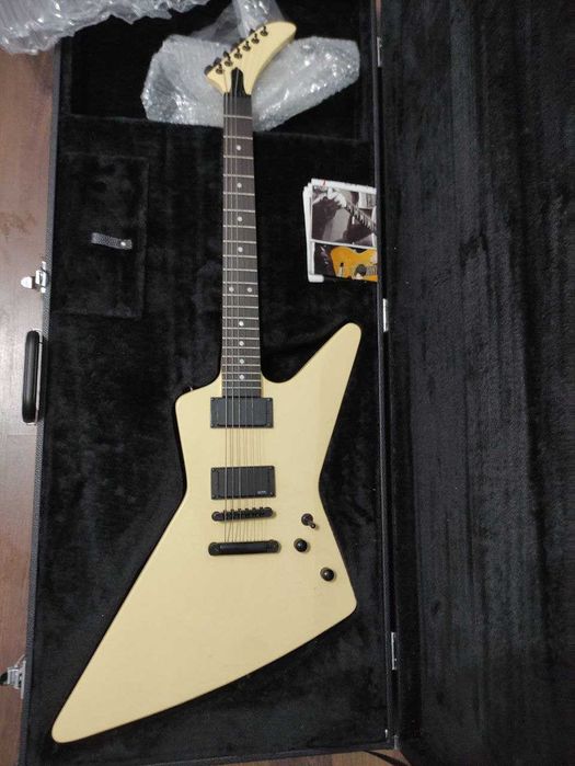 Продавам Лютиерска Електрическа Китара с Форма на ESP MX 220 Explorer