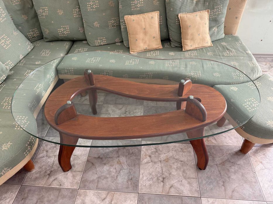 Стъклена холна маса