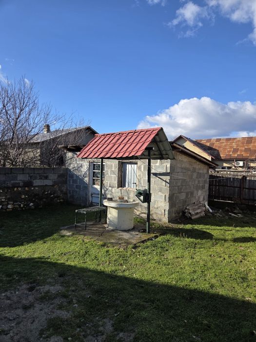 De vanzare- teren 1900mp + casa de caramida, Vacaresti, Dambovita