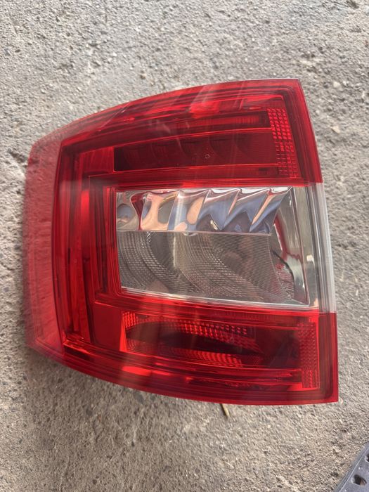 Stop stanga aripa Skoda Octavia Combi  5E9945095A