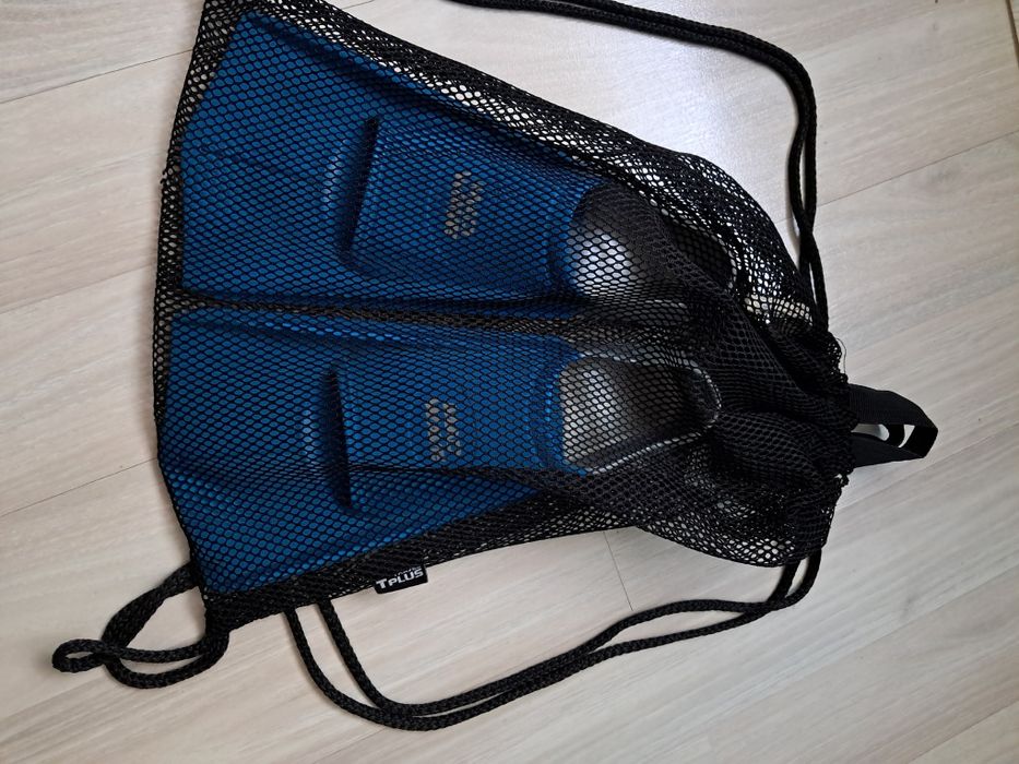 Продам ласты для бассейна!