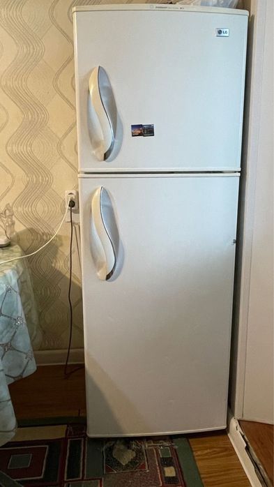 Продам холодильник
