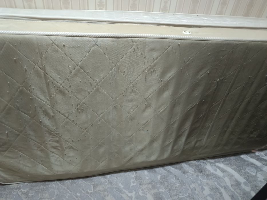 Матрас в дар отдам