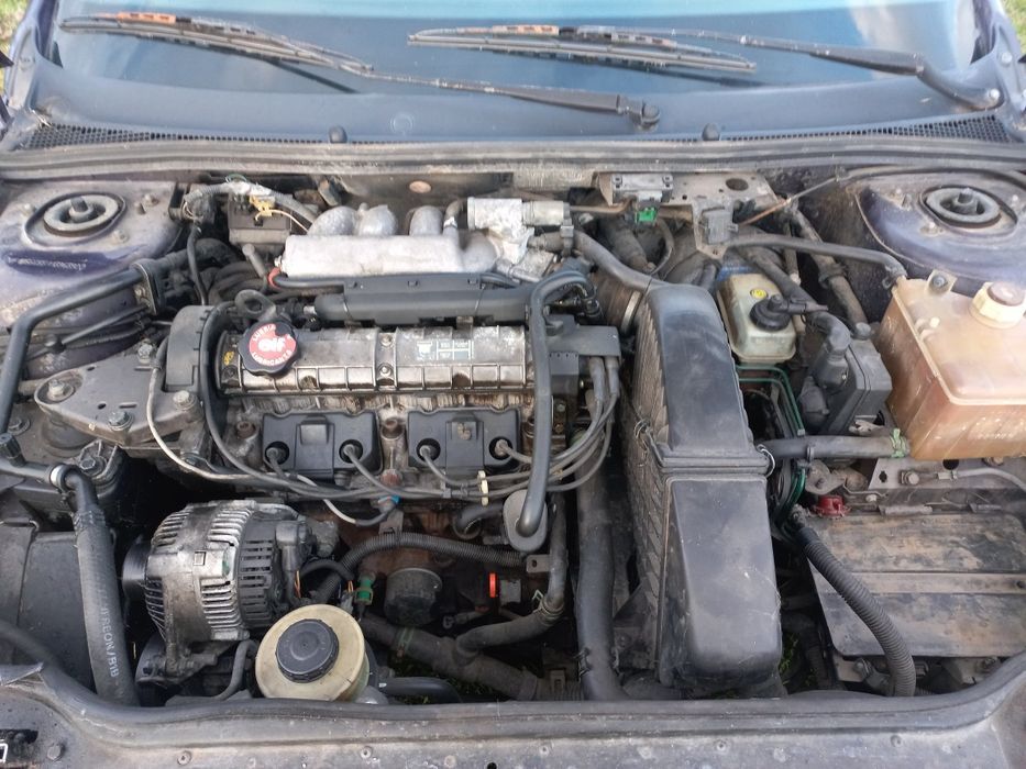 Vând Renault Laguna, benzină, 2000 cmc, af 1994, pentru colecționari