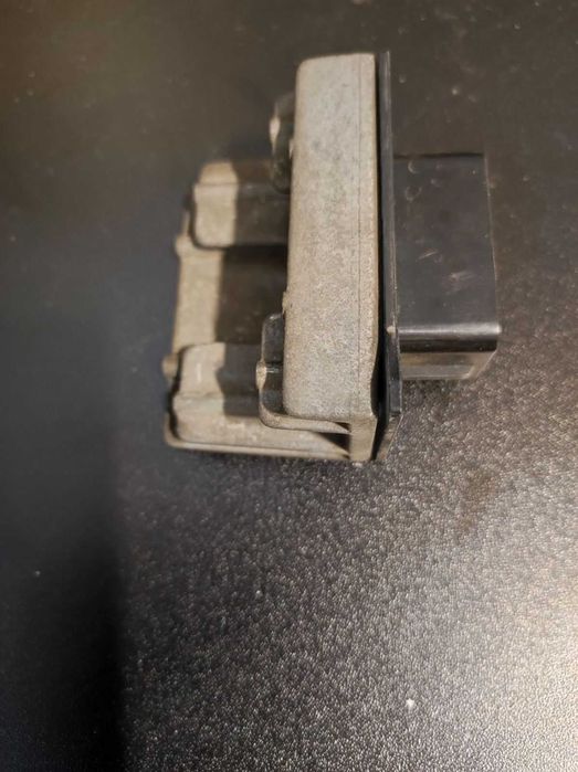 Продава се оригинален електронен блок за климатик на Honda CR-V