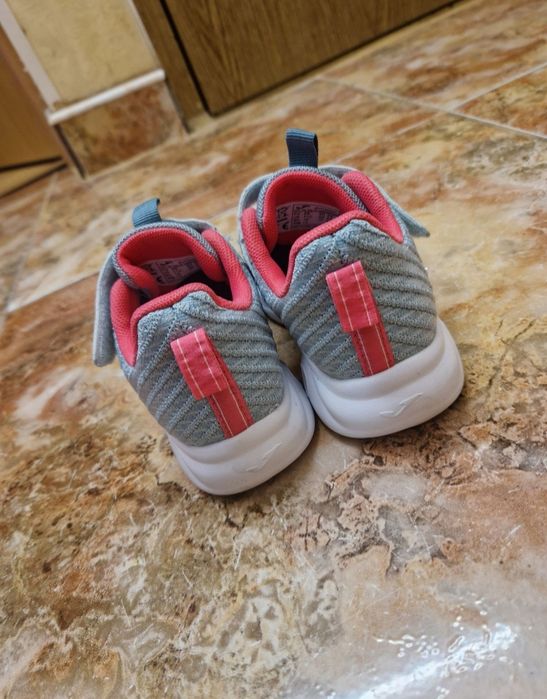 Adidasi marca JOMA copil , impecabili , marime 28