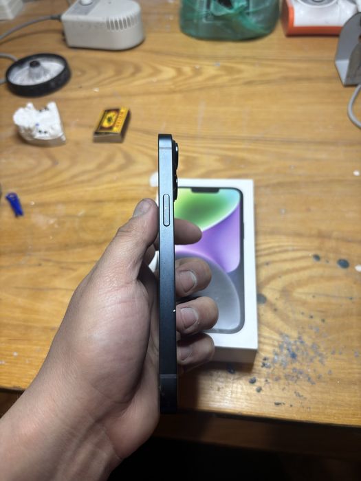 Продам айфон 14 128гб