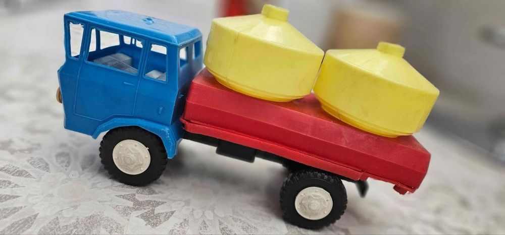 Български играчка/Ретро камион/Бензиновоз
