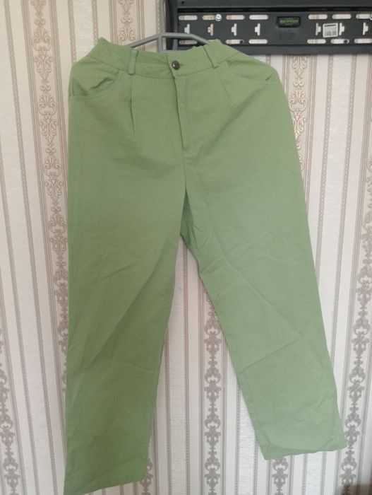 Костюм женский цвет хаки